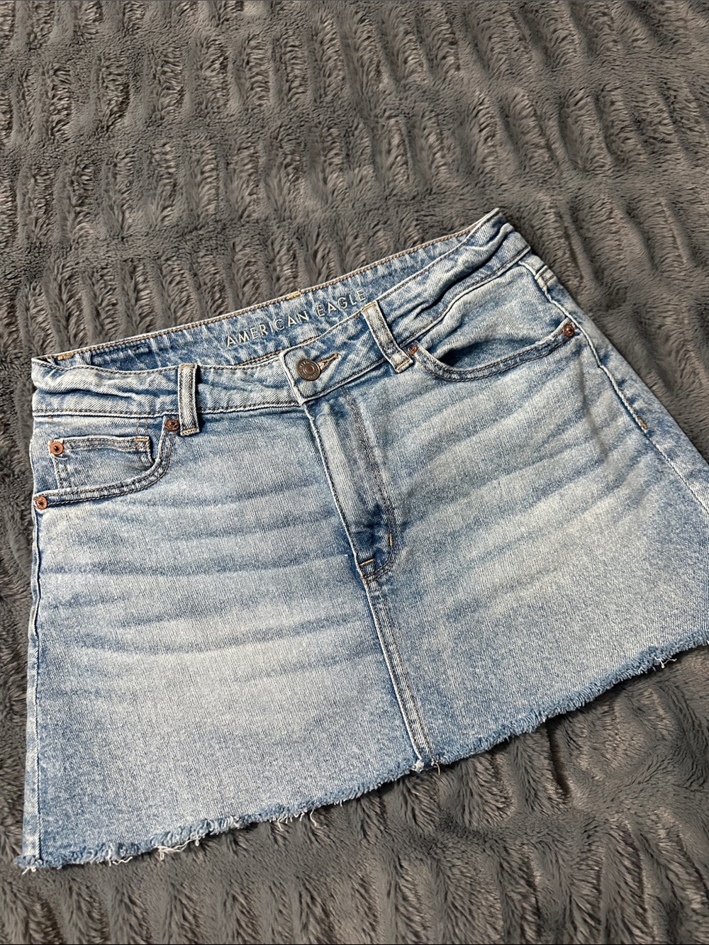 American Eagle Outfitters Light Wash Blue Denim Mini Skirt sz 8